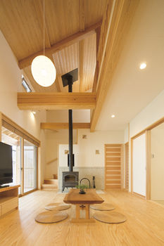 リソーケンセツ 【30坪台/和モダン/吹き抜け】木の香り、心地よさに一目ぼれ。無添加・無垢の素材で1年中快適に過ごせる家の建築実例画像4