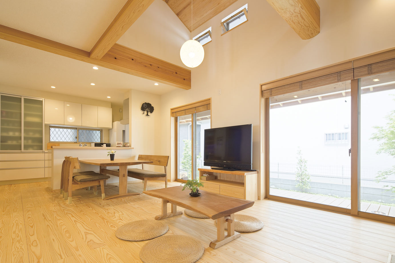 リソーケンセツ 【30坪台/和モダン/吹き抜け】木の香り、心地よさに一目ぼれ。無添加・無垢の素材で1年中快適に過ごせる家の建築実例画像5
