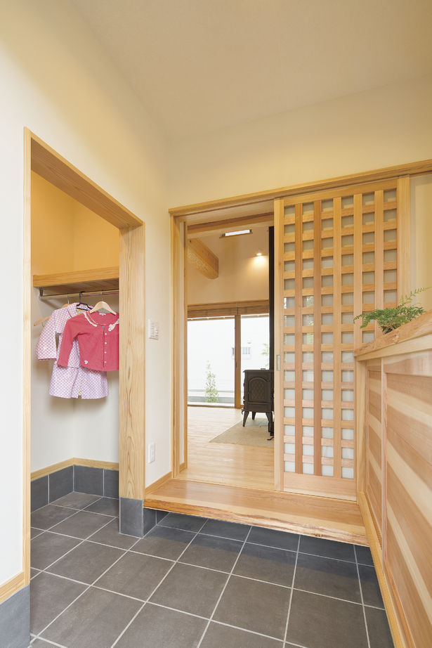 リソーケンセツ 【30坪台/和モダン/吹き抜け】木の香り、心地よさに一目ぼれ。無添加・無垢の素材で1年中快適に過ごせる家の建築実例画像7