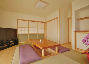 リソーケンセツ 【30坪台/間取り図あり/平屋】木の香りに包まれながら、広々としたリビングで人が集まる住まいの建築実例画像7