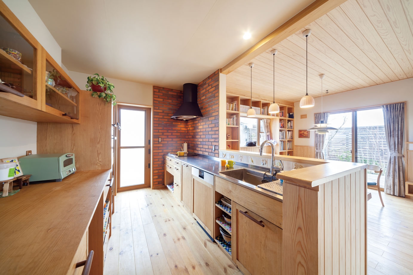 リソーケンセツ 【2000万円台/40坪台/吹き抜け/間取り図】家族も愛猫たちも健やかに暮らせる無添加無垢の家で快適生活の建築実例画像7