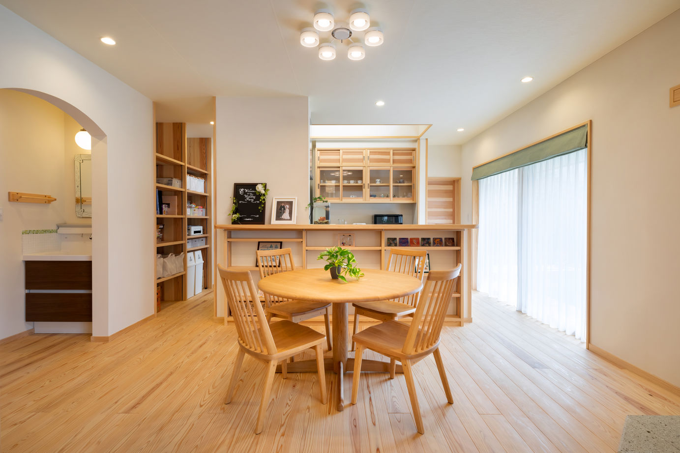 リソーケンセツ 【2000万円台/40坪台/間取り図あり/平屋＋ロフト】吹抜けの大空間に広がる無添加無垢の心地よさの建築実例画像6