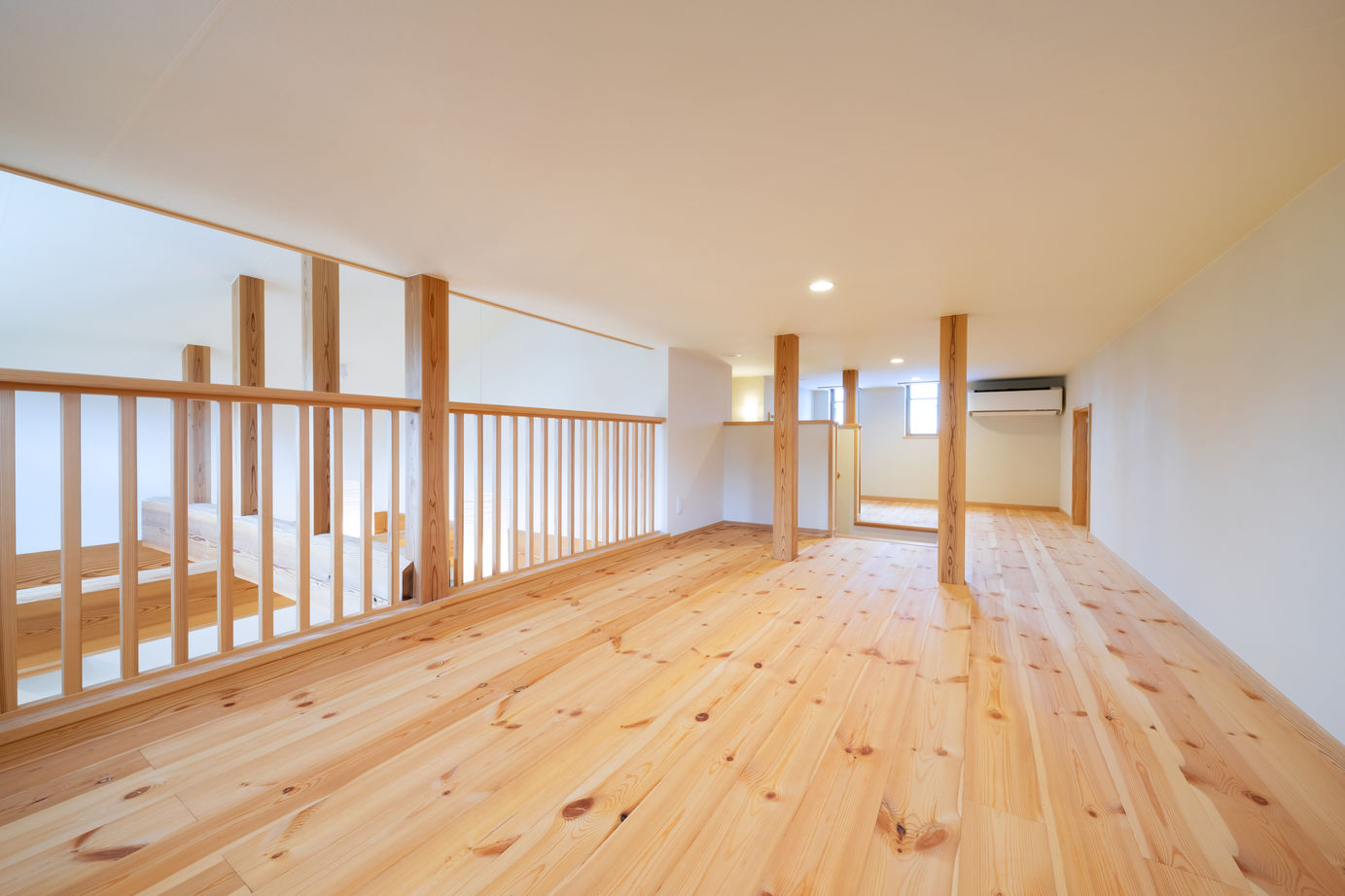 リソーケンセツ 【2000万円台/40坪台/間取り図あり/平屋＋ロフト】吹抜けの大空間に広がる無添加無垢の心地よさの建築実例画像7