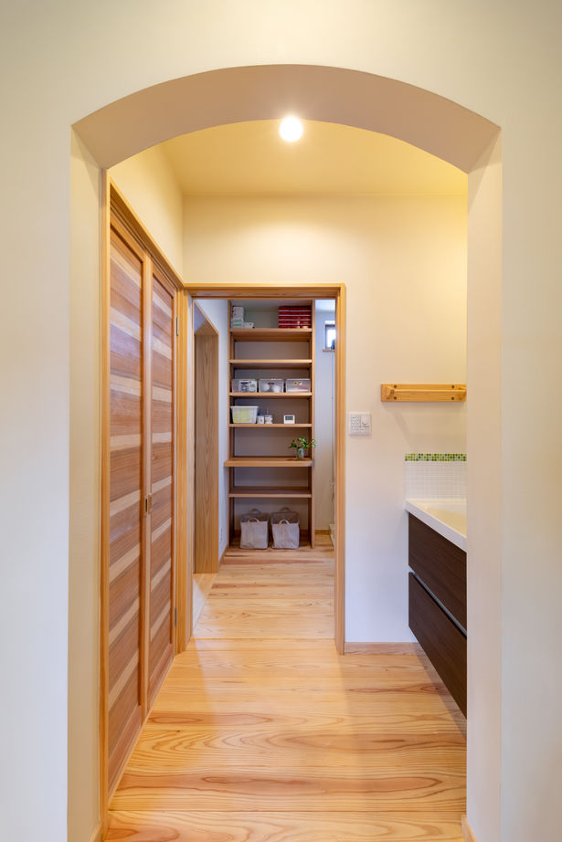 リソーケンセツ 【2000万円台/40坪台/間取り図あり/平屋＋ロフト】吹抜けの大空間に広がる無添加無垢の心地よさの建築実例画像9