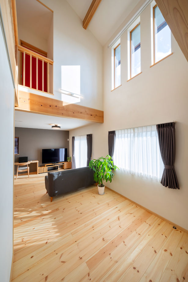 リソーケンセツ 【2000万円台/30坪台/回遊動線/吹き抜け】内・外観のギャップを狙った、デザインセンス溢れる自然素材の家の建築実例画像4