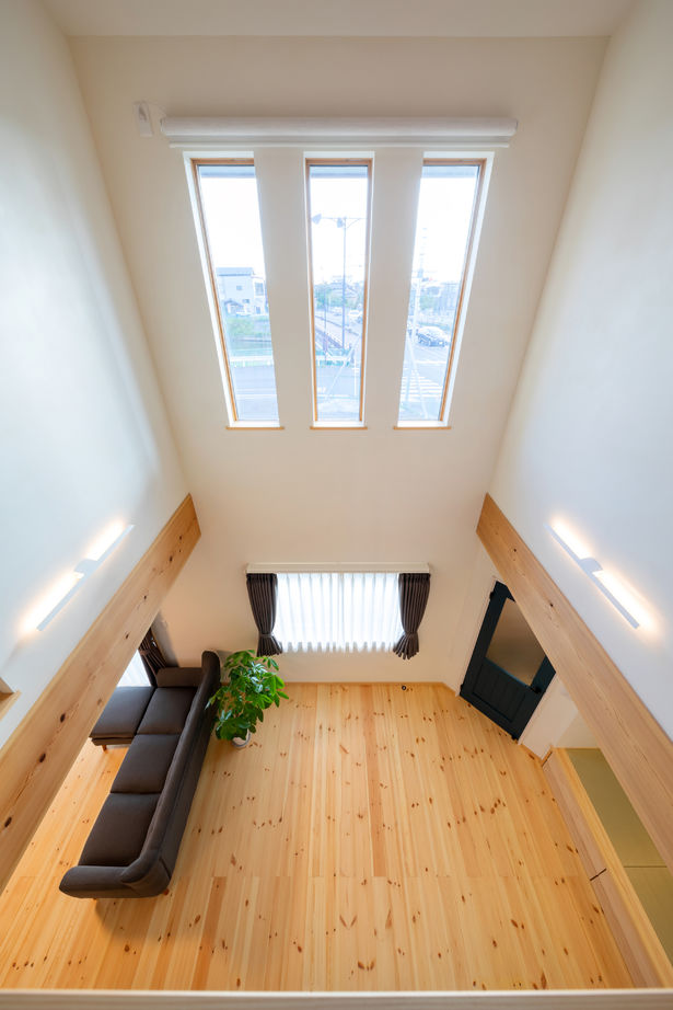 リソーケンセツ 【2000万円台/30坪台/回遊動線/吹き抜け】内・外観のギャップを狙った、デザインセンス溢れる自然素材の家の建築実例画像6