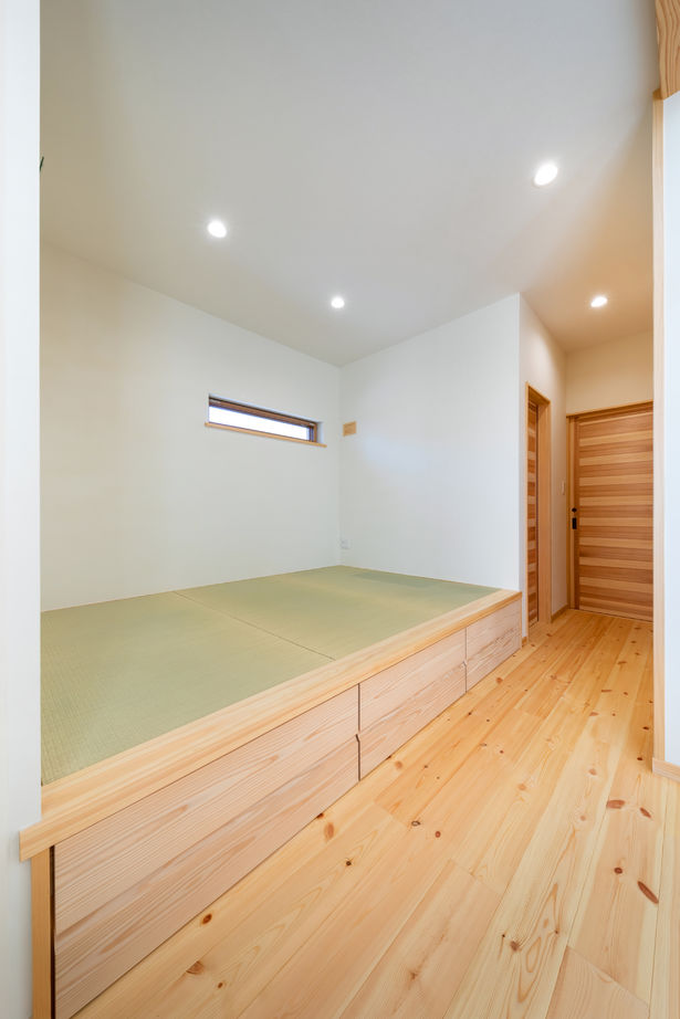 リソーケンセツ 【2000万円台/30坪台/回遊動線/吹き抜け】内・外観のギャップを狙った、デザインセンス溢れる自然素材の家の建築実例画像7