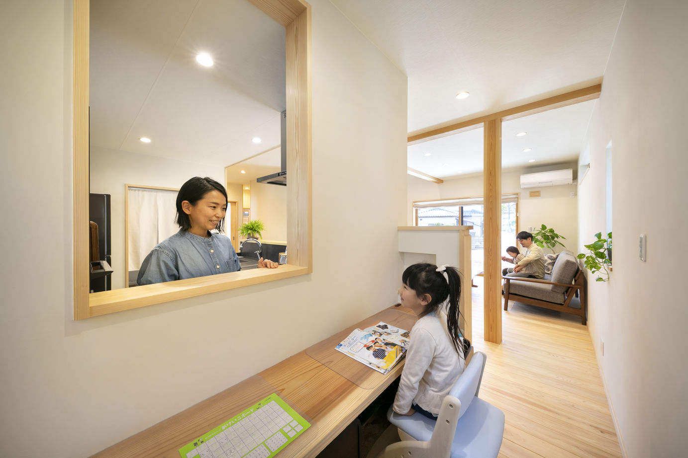 リソーケンセツ 【3000万円台/40坪台/間取り図あり/薪ストーブ】こだわりの自然素材と緩やかな対応力で選んだ家づくりの建築実例画像4