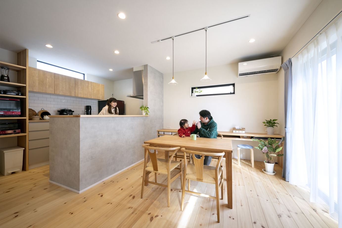 リソーケンセツ 【2000万円台／30坪／回遊動線／充実収納】無添加・無垢の家づくりと自分たちの好みをミックスの建築実例画像1