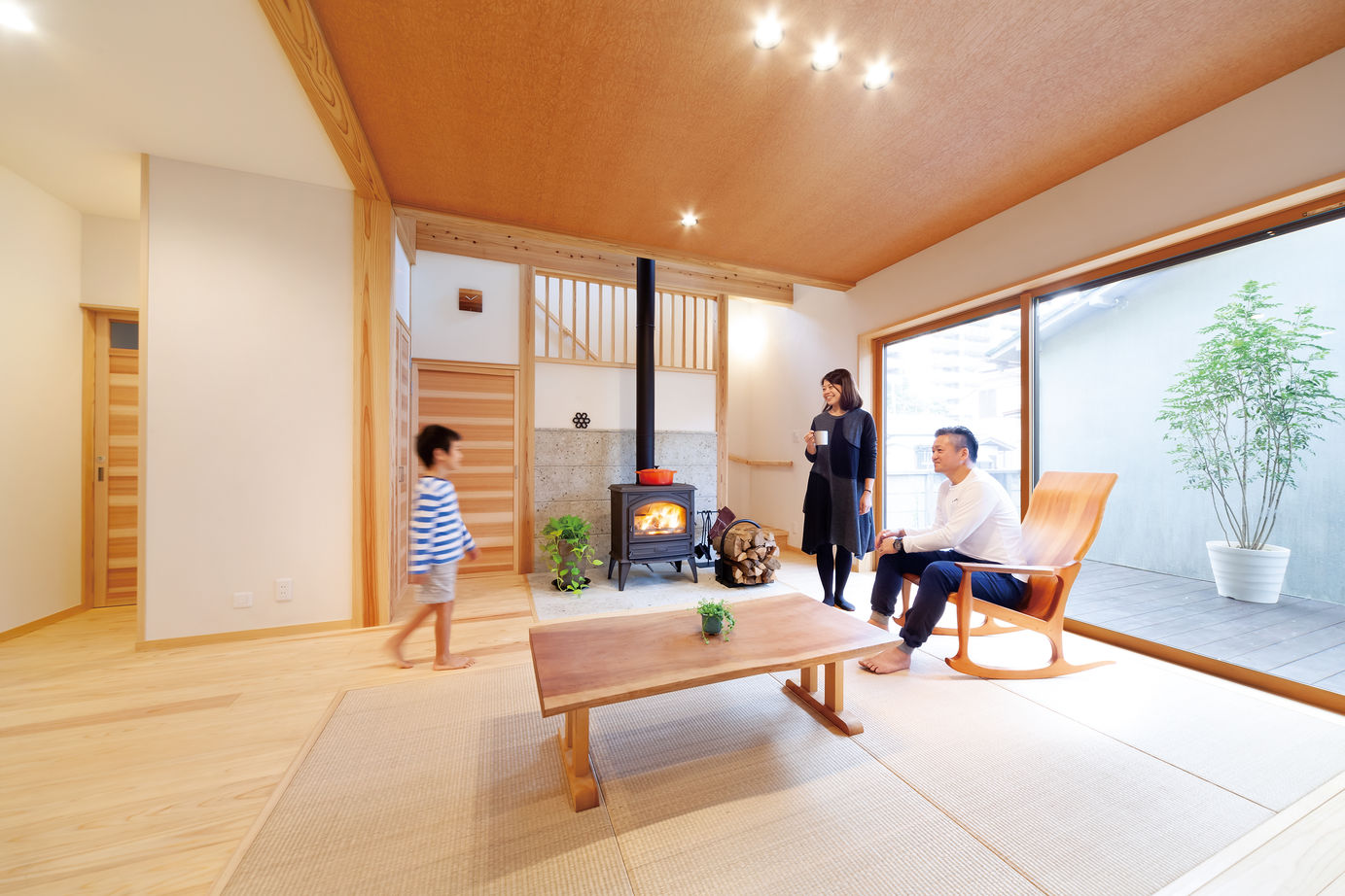 リソーケンセツ 【2000万円台／35坪／間取り図有】無添加無垢を扱う匠の技と豊かな提案力で、住みやすさとデザイン性を追求の建築実例画像1