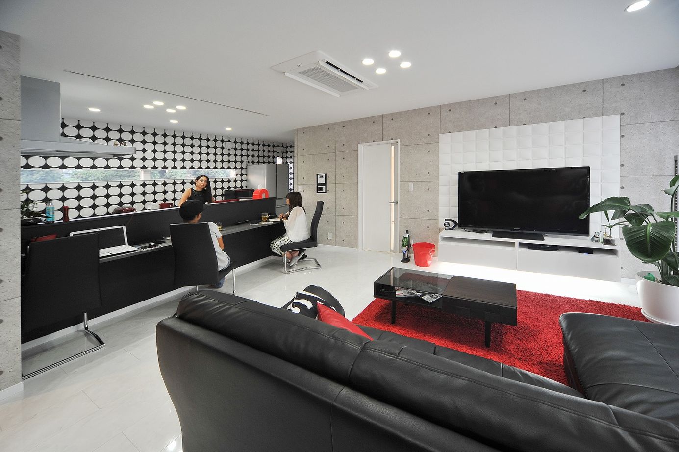 栃木建築社 【約51坪/2階建】愛車との暮らしを満喫！魅せるガレージハウスの建築実例画像4