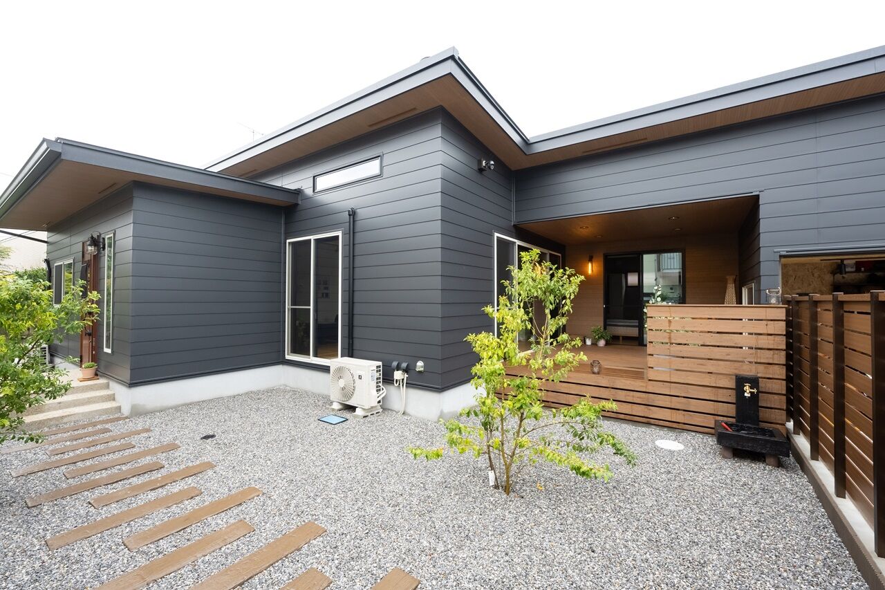 栃木建築社 【平屋】木のぬくもりを活かしたバイクガレージのある住まいの建築実例画像8