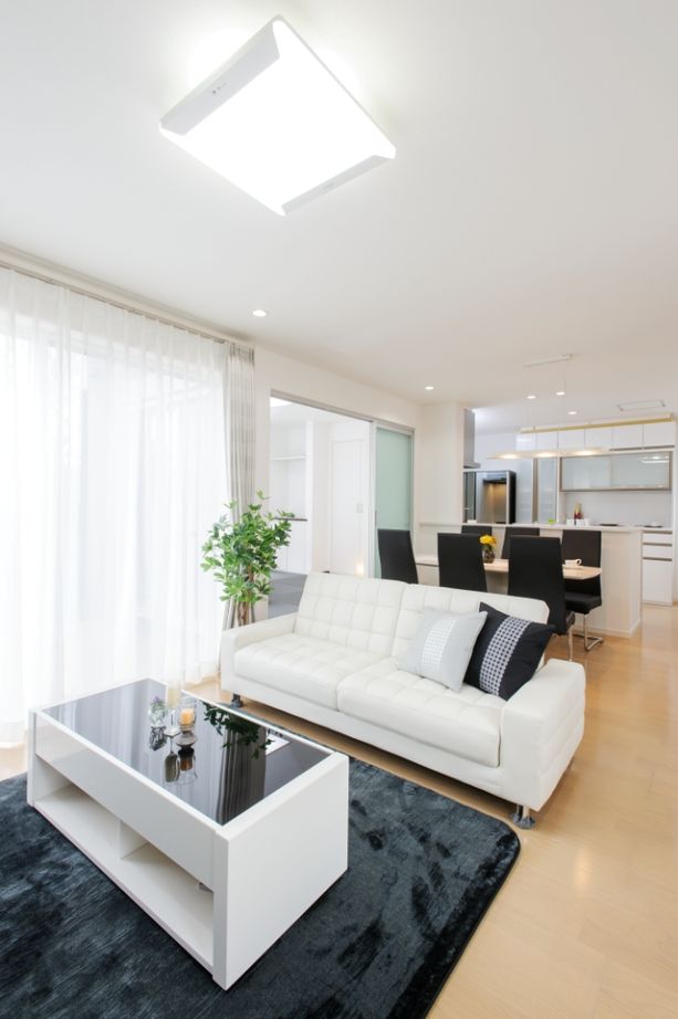 ノーブルホーム ウッドデッキが仲良し家族の憩いの場。豊富な収納スペースに20.1帖の吹き抜けリビングを叶えた２世帯住宅の建築実例画像4