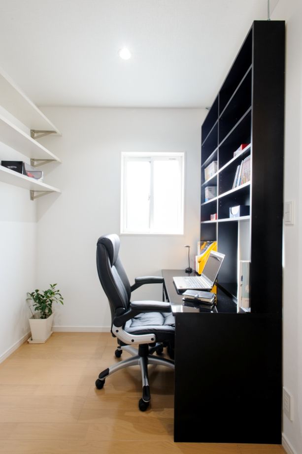 ノーブルホーム ウッドデッキが仲良し家族の憩いの場。豊富な収納スペースに20.1帖の吹き抜けリビングを叶えた２世帯住宅の建築実例画像9