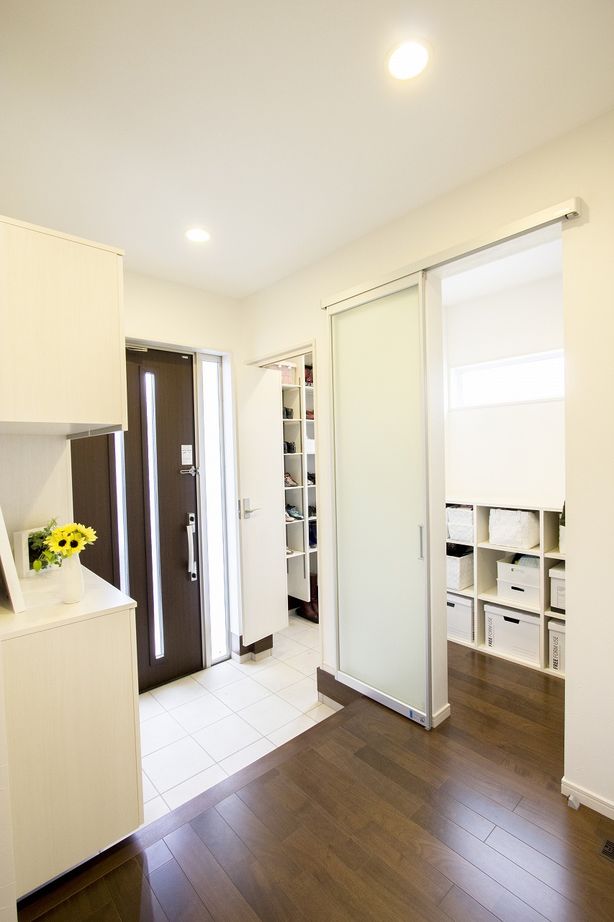 ノーブルホーム 【間取図有】共働きだからこそ！「家事動線と収納力」を追求したプランニングで家事ラクを実現の建築実例画像2