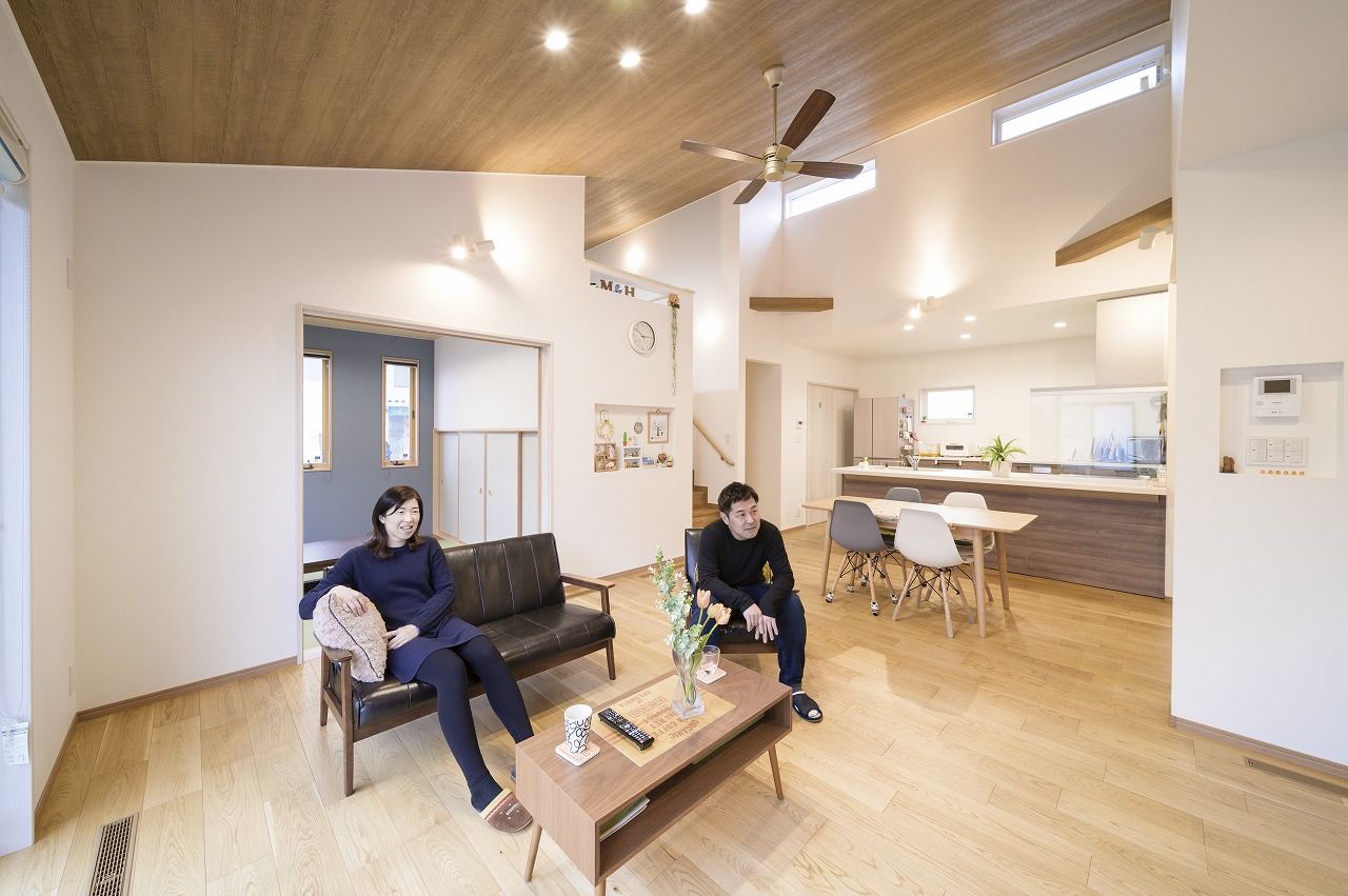 ノーブルホーム 【2000～2500万円／28坪】光と風が心地よい勾配天井、将来を見据えた平屋の住まいの建築実例画像2