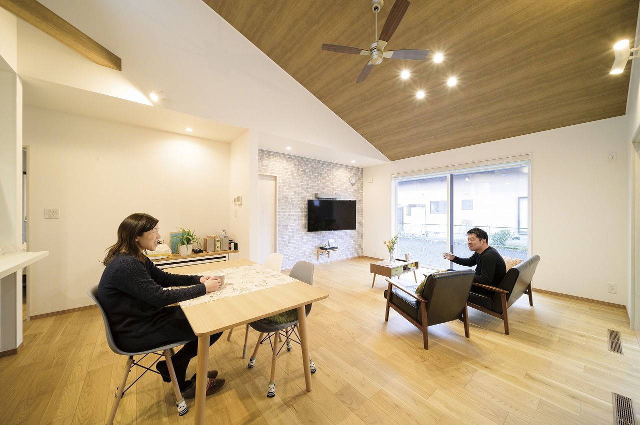 ノーブルホーム 【2000～2500万円／28坪】光と風が心地よい勾配天井、将来を見据えた平屋の住まいの建築実例画像5