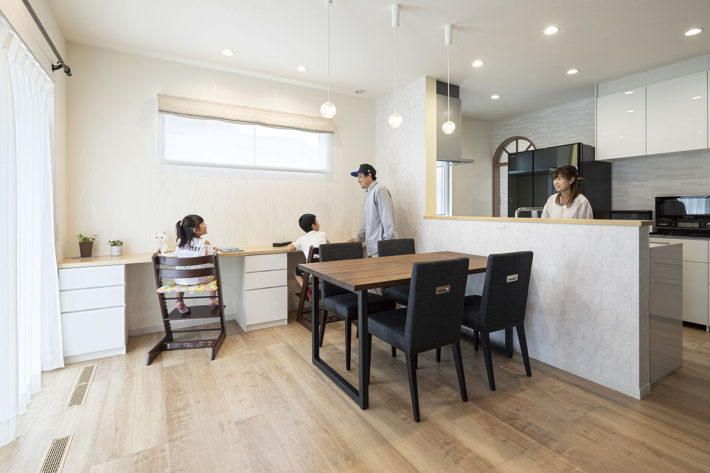 ノーブルホーム 斬新なアイデアで理想を形に全館空調で年中快適な住まいの建築実例画像2