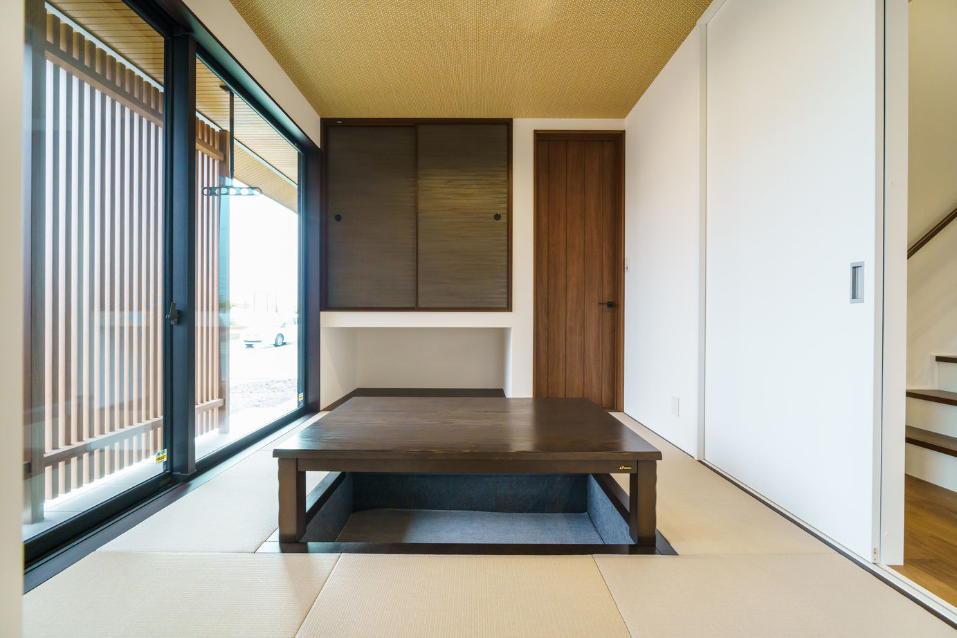 ノーブルホーム ダウンフロア・掘りごたつのある和モダンな住まいの建築実例画像3