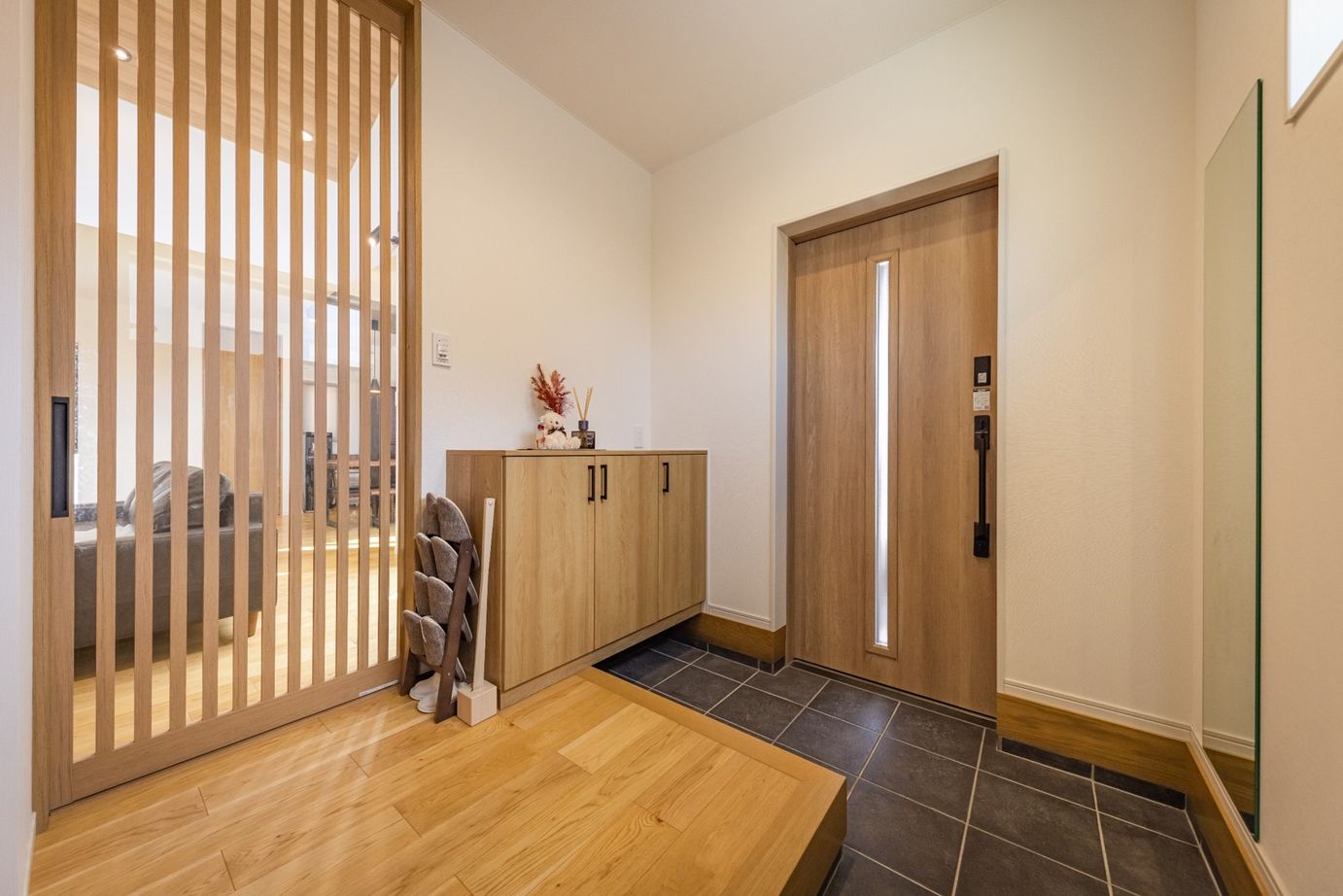 ノーブルホーム プライベートな空間を備えたシンプルモダンな平屋の建築実例画像4