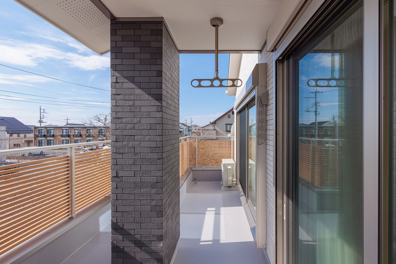 ノーブルホーム ノーブルホームオリジナルタイル使用で外壁メンテナンスが楽に！上品でスタイリッシュな2階建ての建築実例画像2