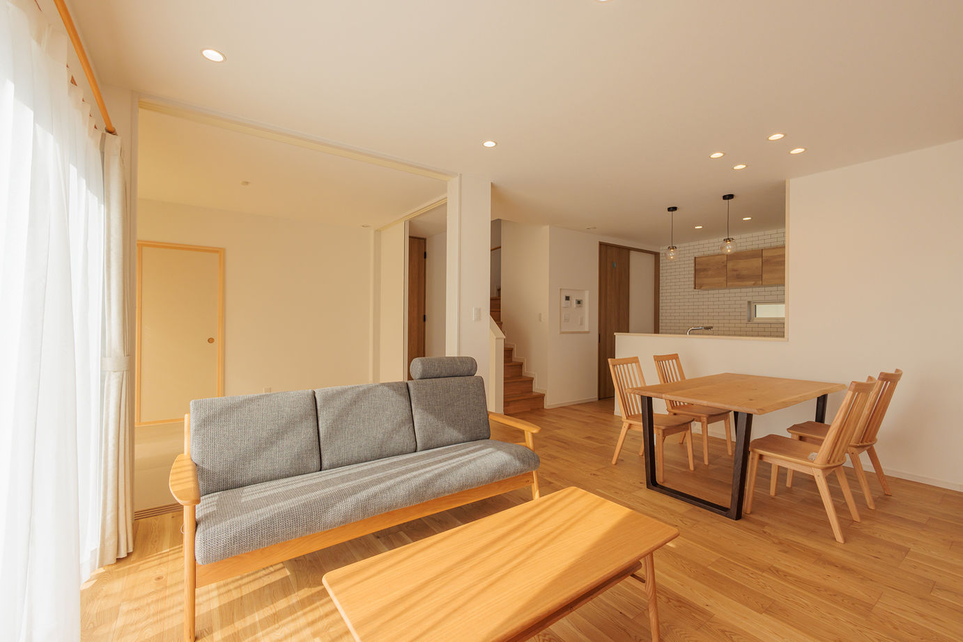 ノーブルホーム ノーブルホームオリジナルタイル使用で外壁メンテナンスが楽に！上品でスタイリッシュな2階建ての建築実例画像4