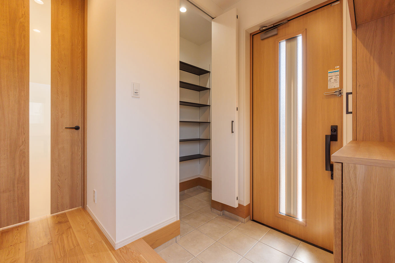 ノーブルホーム ノーブルホームオリジナルタイル使用で外壁メンテナンスが楽に！上品でスタイリッシュな2階建ての建築実例画像9