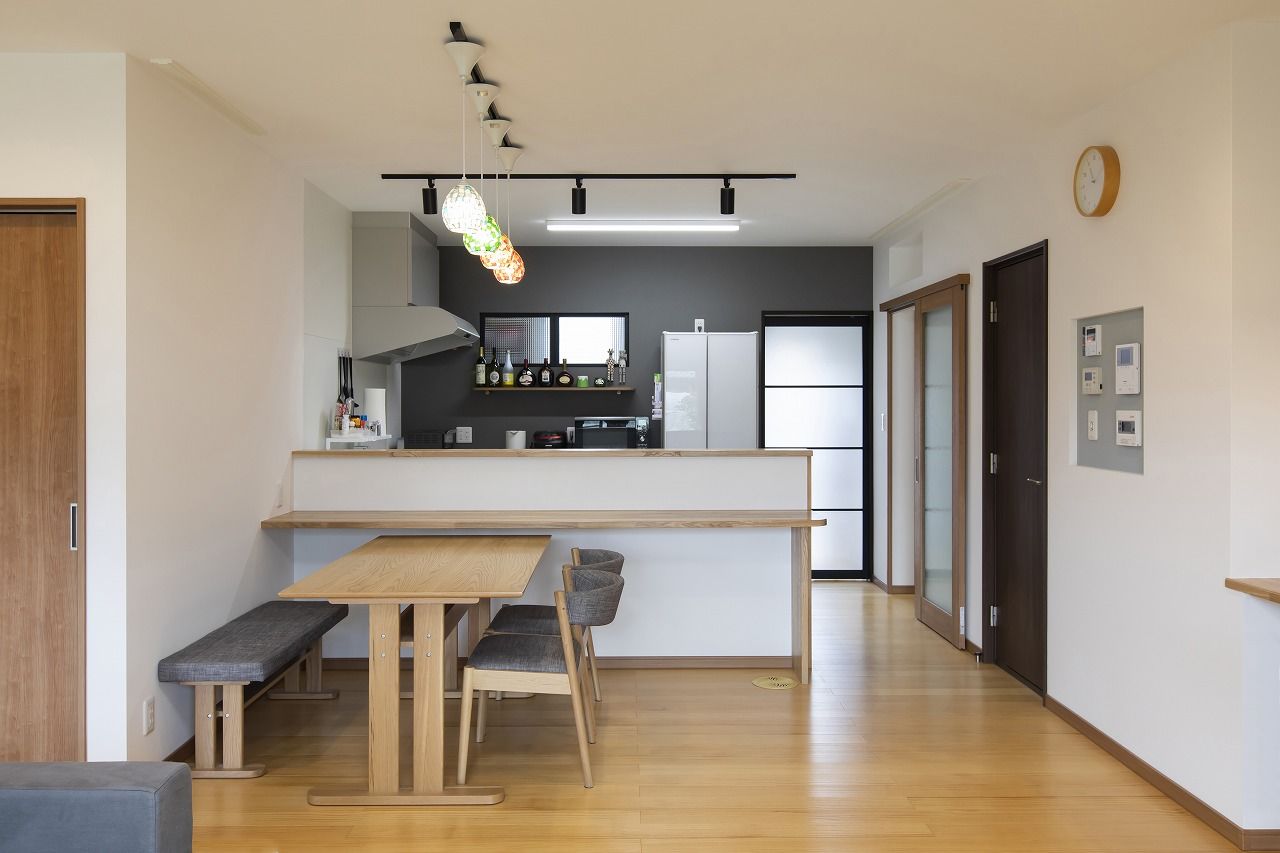 齋藤住建 【群馬県/2900万円/間取り図有】地中熱を活用した1年中過ごしやすい住まい。趣味の音楽や読書を楽しむ毎日の建築実例画像3