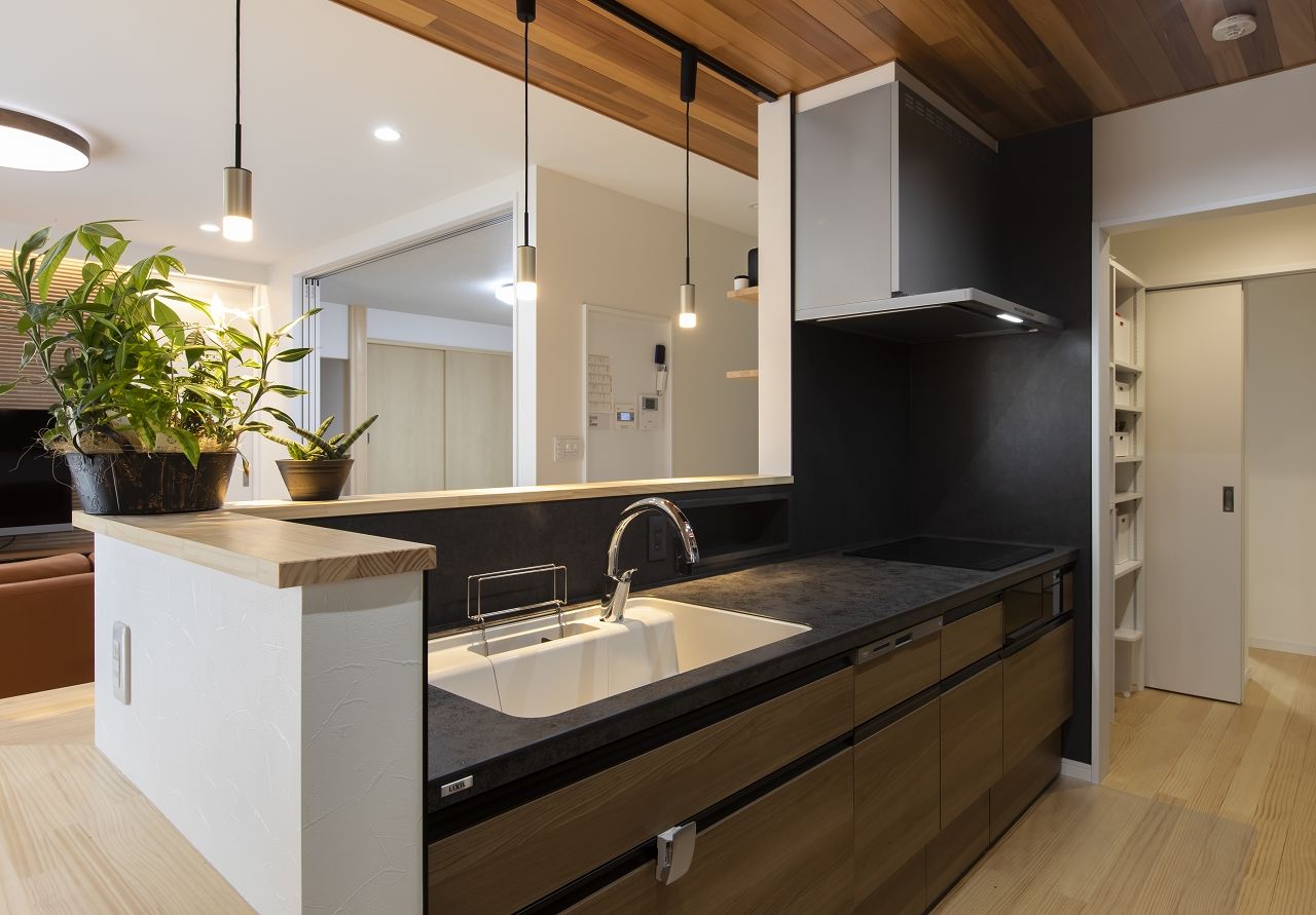 齋藤住建 【太田市/3200万円/間取り図有】ランドリースペースで家事ラクを実現×収納充実×家族とBBQも楽しめる家の建築実例画像7