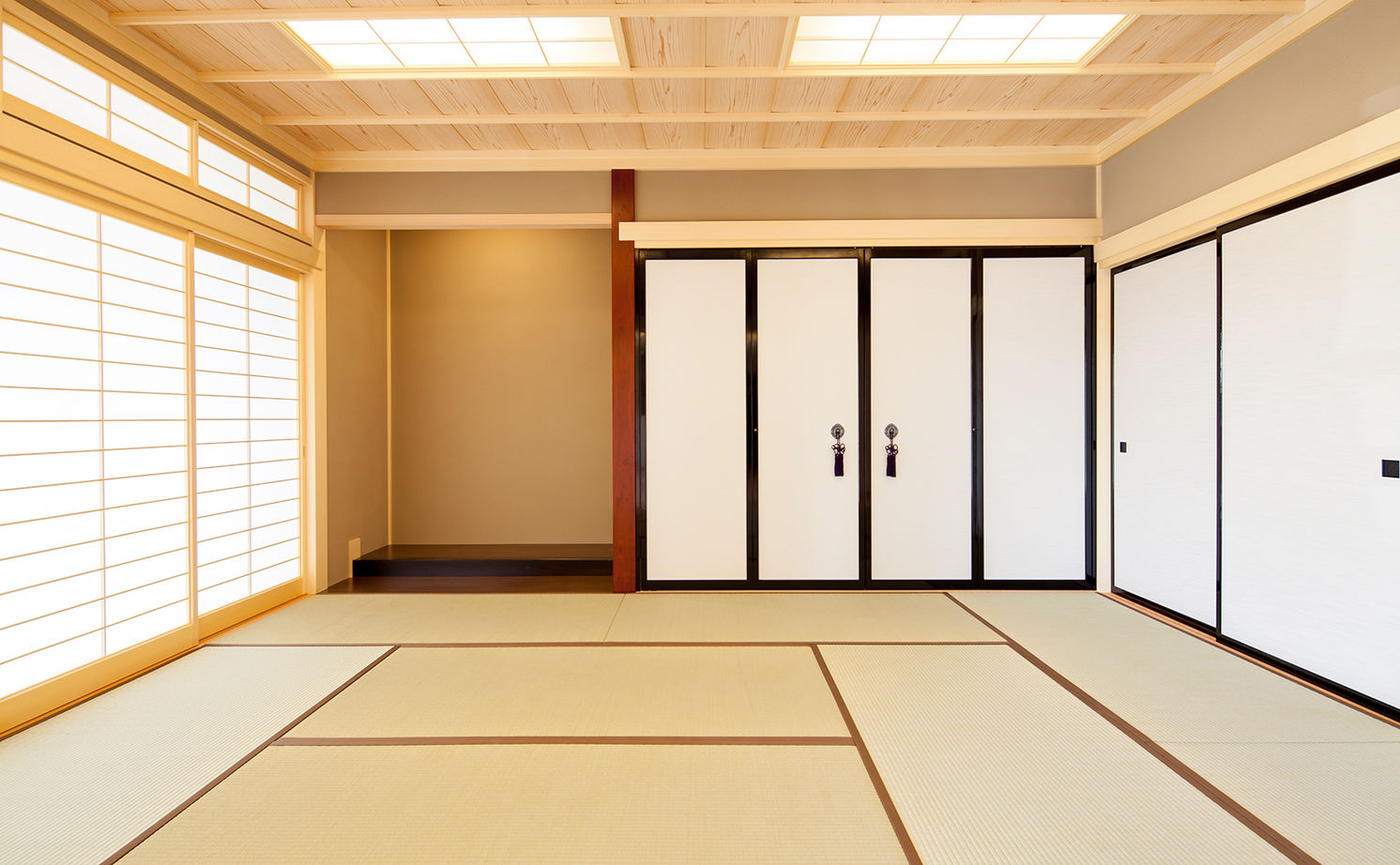 シモアラ 【古民家風の平屋／広々ウッドデッキ】高齢の家族も快適に暮らす、天然木のバリアフリー住宅の建築実例画像4