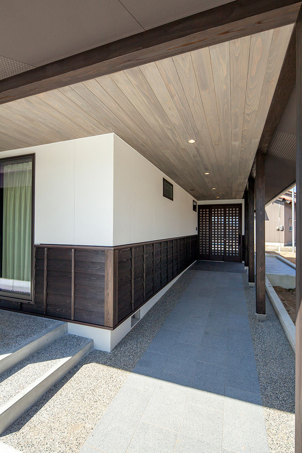 シモアラ 【古民家風の平屋／広々ウッドデッキ】高齢の家族も快適に暮らす、天然木のバリアフリー住宅の建築実例画像8