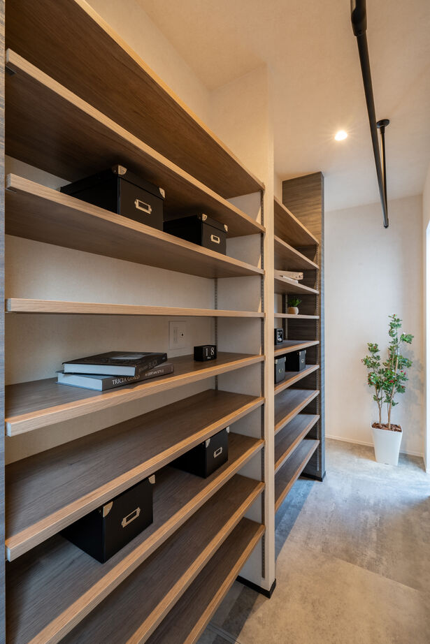 『高気密・高断熱の家』日本住宅ツーバイ 【二世帯住宅/5LLDK/間取図有】三世代同居のプラン、ホテルライクな車寄せ、大型犬と暮らす回遊動線の建築実例画像7