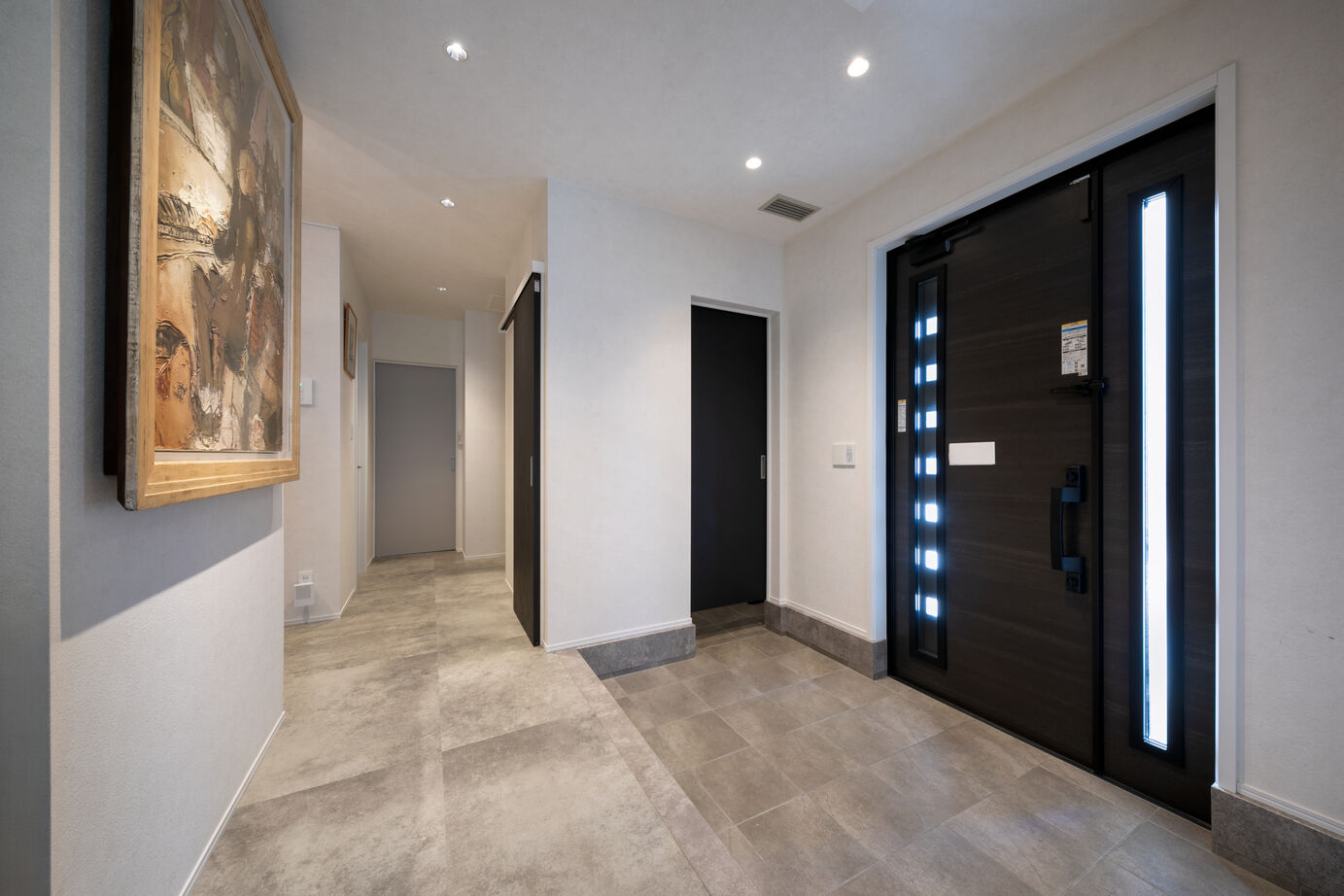 『高気密・高断熱の家』日本住宅ツーバイ 【二世帯住宅/5LLDK/間取図有】三世代同居のプラン、ホテルライクな車寄せ、大型犬と暮らす回遊動線の建築実例画像10