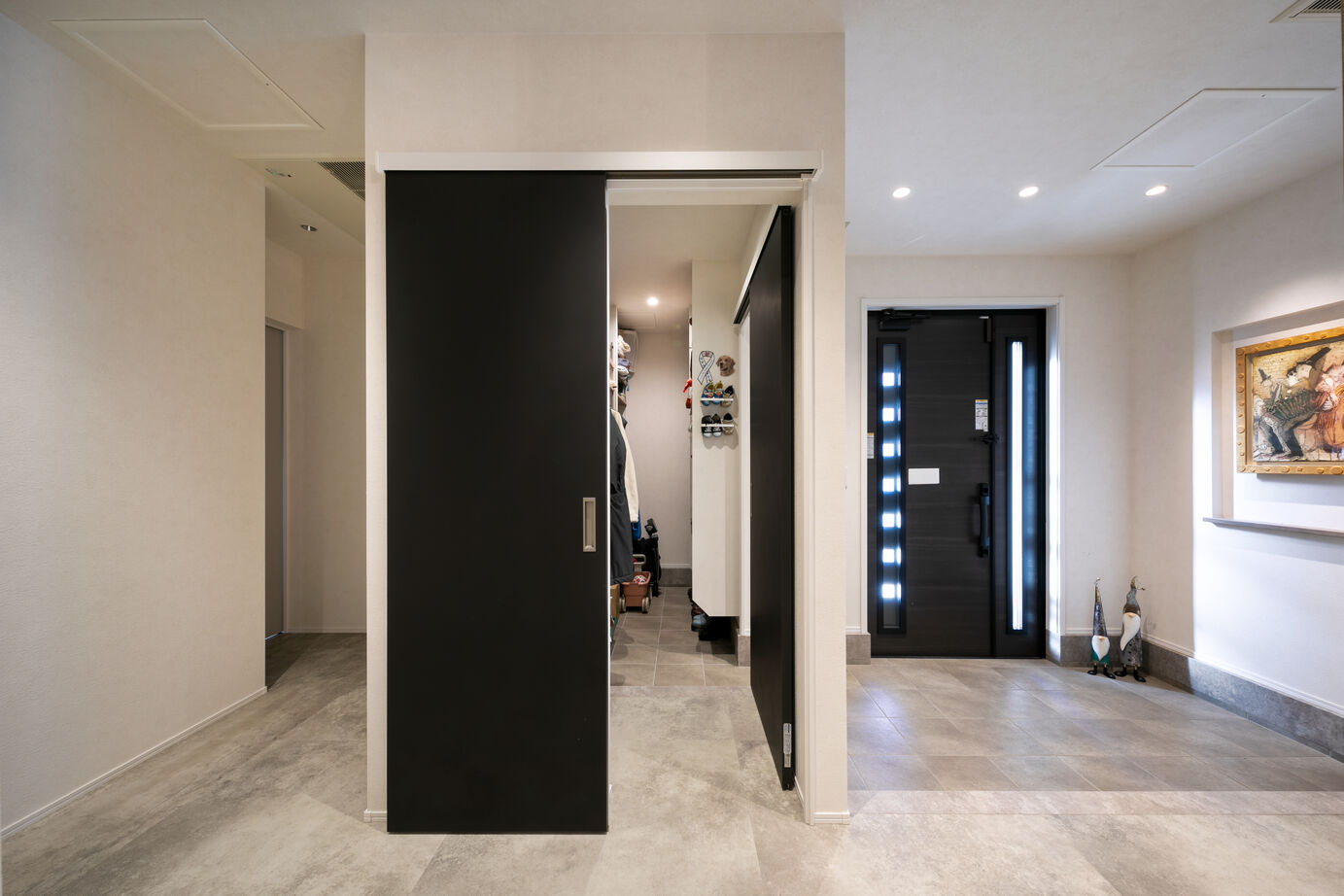 『高気密・高断熱の家』日本住宅ツーバイ 【二世帯住宅/5LLDK/間取図有】三世代同居のプラン、ホテルライクな車寄せ、大型犬と暮らす回遊動線の建築実例画像11