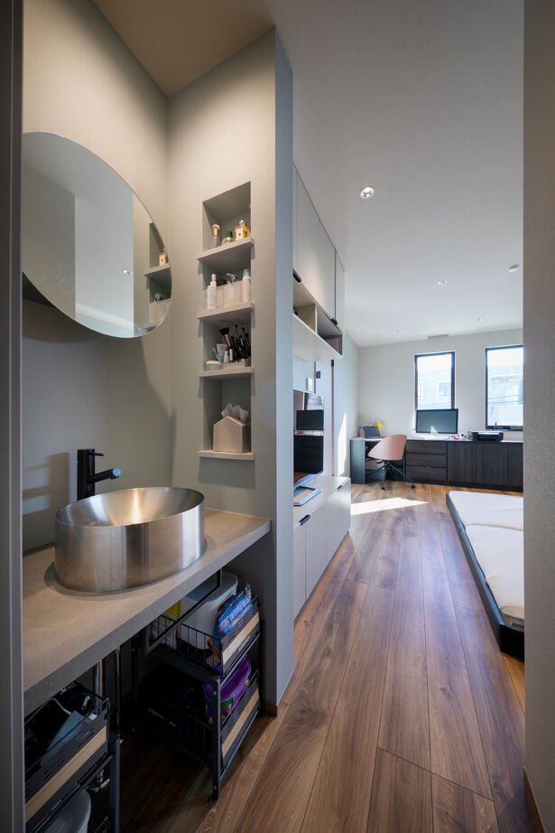 『高気密・高断熱の家』日本住宅ツーバイ 【二世帯住宅/5LLDK/間取図有】三世代同居のプラン、ホテルライクな車寄せ、大型犬と暮らす回遊動線の建築実例画像18