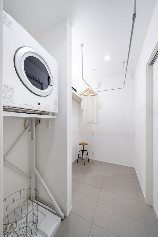 『高気密・高断熱の家』日本住宅ツーバイ 【3000万円台/延床50.3坪/ランドリールーム/間取り図】無駄のない動線と収納力が自慢のスタイリッシュな家の建築実例画像8