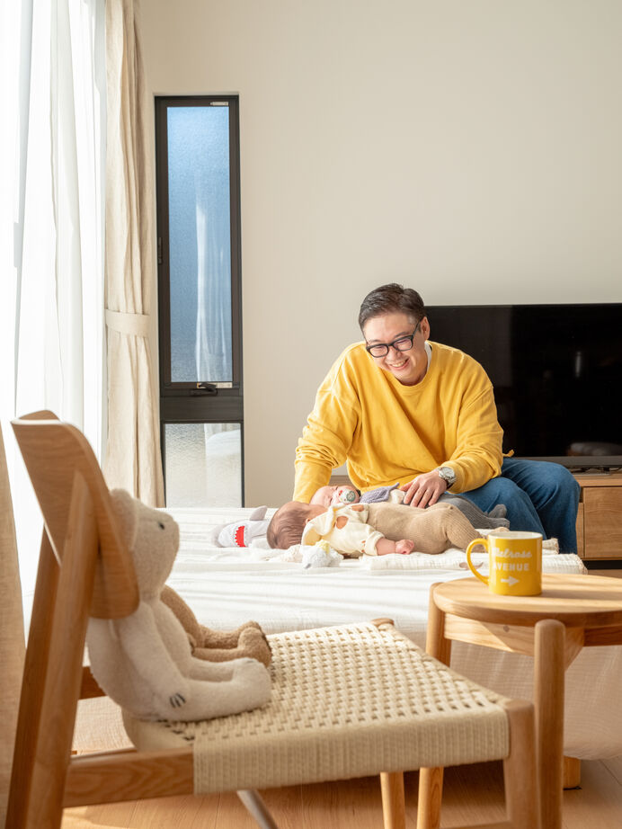 『高気密・高断熱の家』日本住宅ツーバイ 【2000万円台／アイランドキッチン／回遊動線】大開口から陽光が入る暖かいLDK、こだわりの詰まった家の建築実例画像6