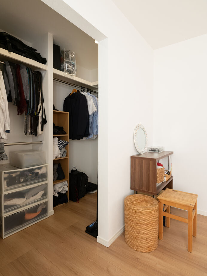 『高気密・高断熱の家』日本住宅ツーバイ 【2000万円台／アイランドキッチン／回遊動線】大開口から陽光が入る暖かいLDK、こだわりの詰まった家の建築実例画像20