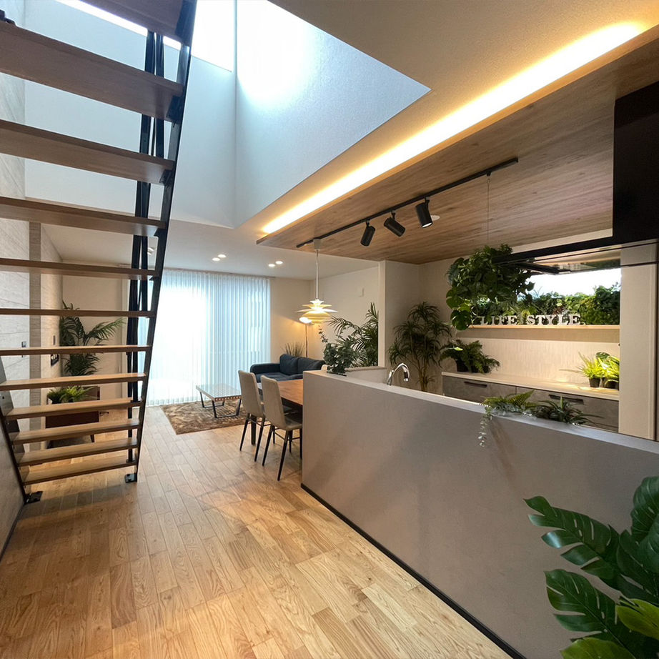 一級建築士事務所　ライフスタイル(LIFE STYLE) 【28坪/ウォークスルークローゼット/吹抜け】コンパクトな家事動線と回遊できる収納が魅力の家の建築実例画像1