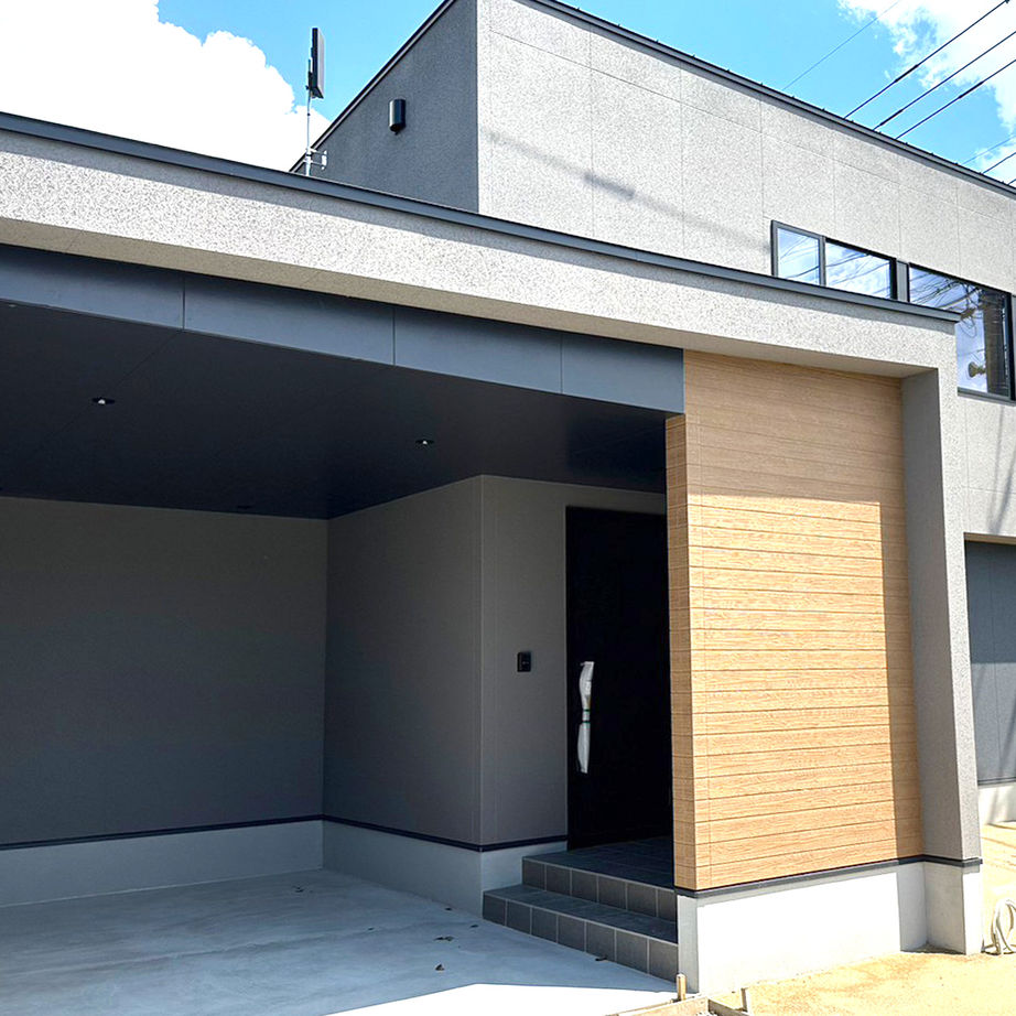 一級建築士事務所　ライフスタイル(LIFE STYLE) 【2階リビング/ガレージハウス/畳スペース/コーナー連窓】家族空間が明るく、プライベート感のある空間の建築実例画像2