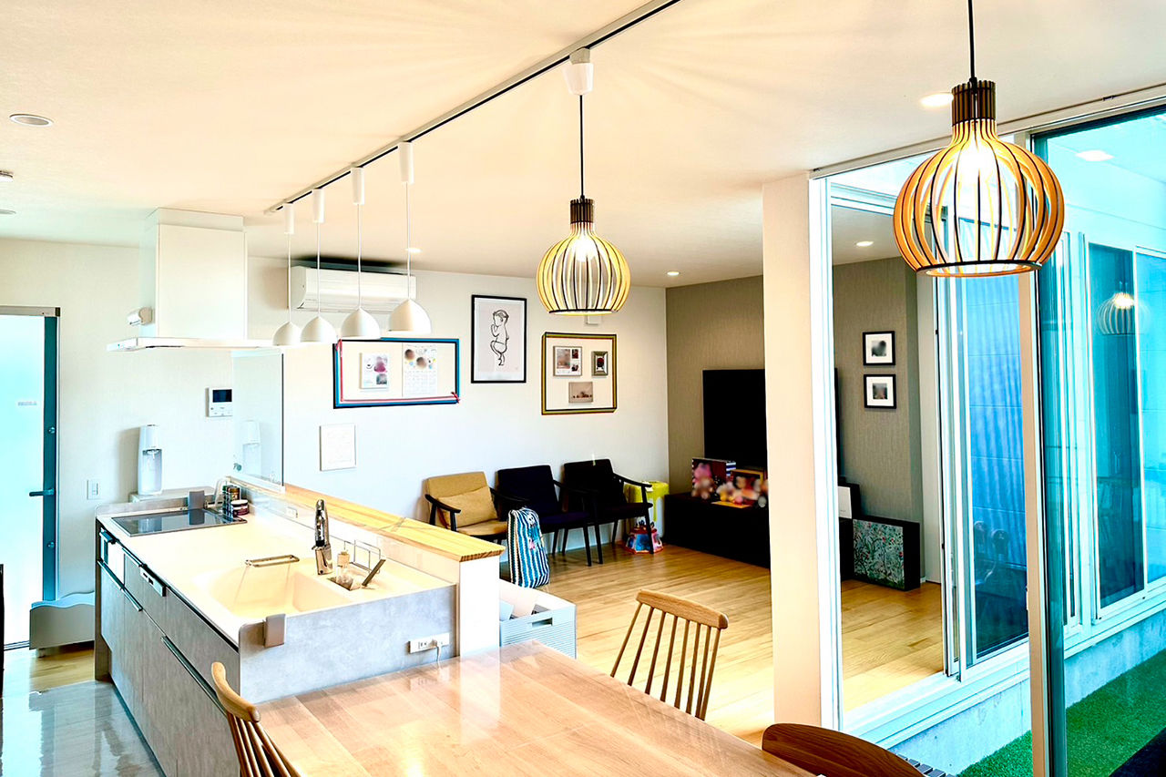 シンプルノート名古屋中区スタジオ／KanZEON 【2000万円台｜間取り図有｜コンパクト】プライベートな中庭を囲むコの字型。平屋のように暮らせる2階建ての建築実例画像3