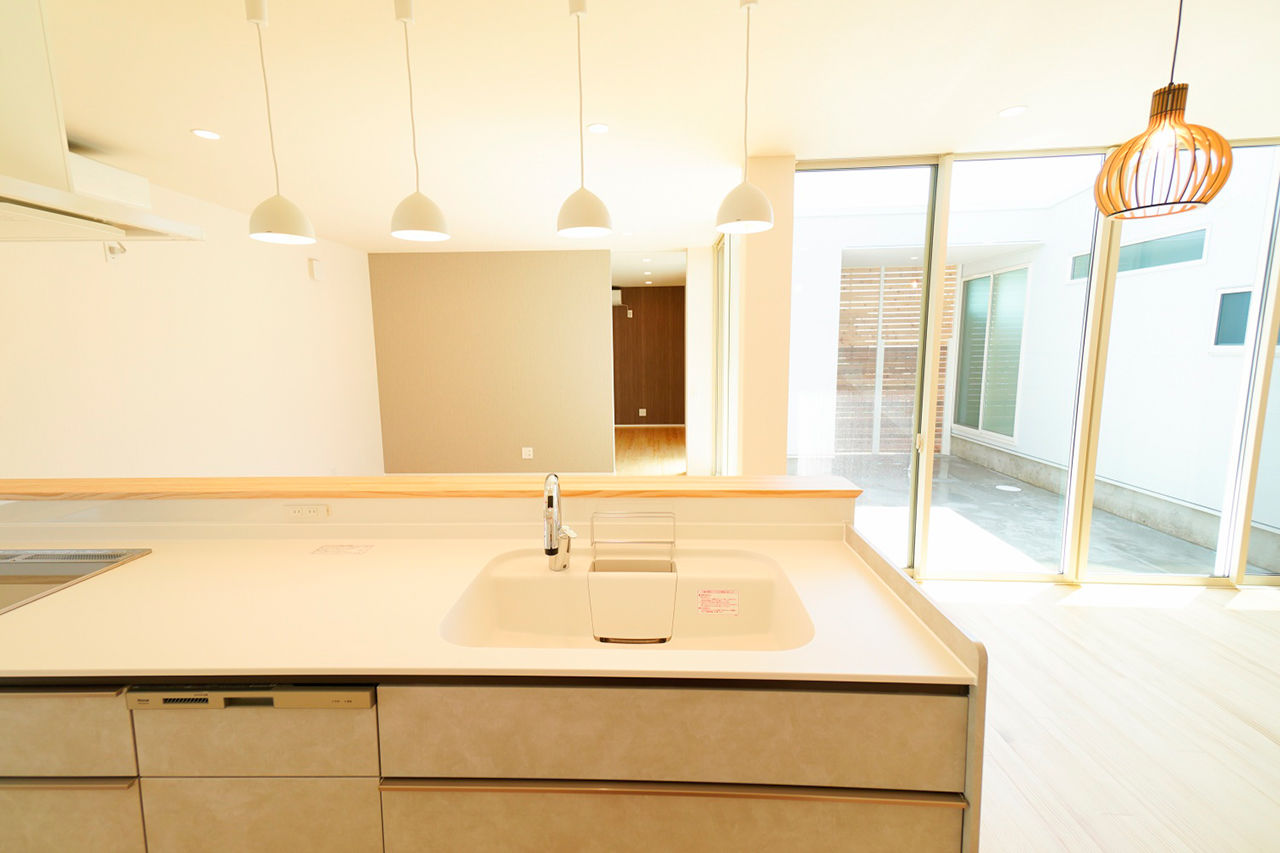 シンプルノート名古屋中区スタジオ／KanZEON 【2000万円台｜間取り図有｜コンパクト】プライベートな中庭を囲むコの字型。平屋のように暮らせる2階建ての建築実例画像5