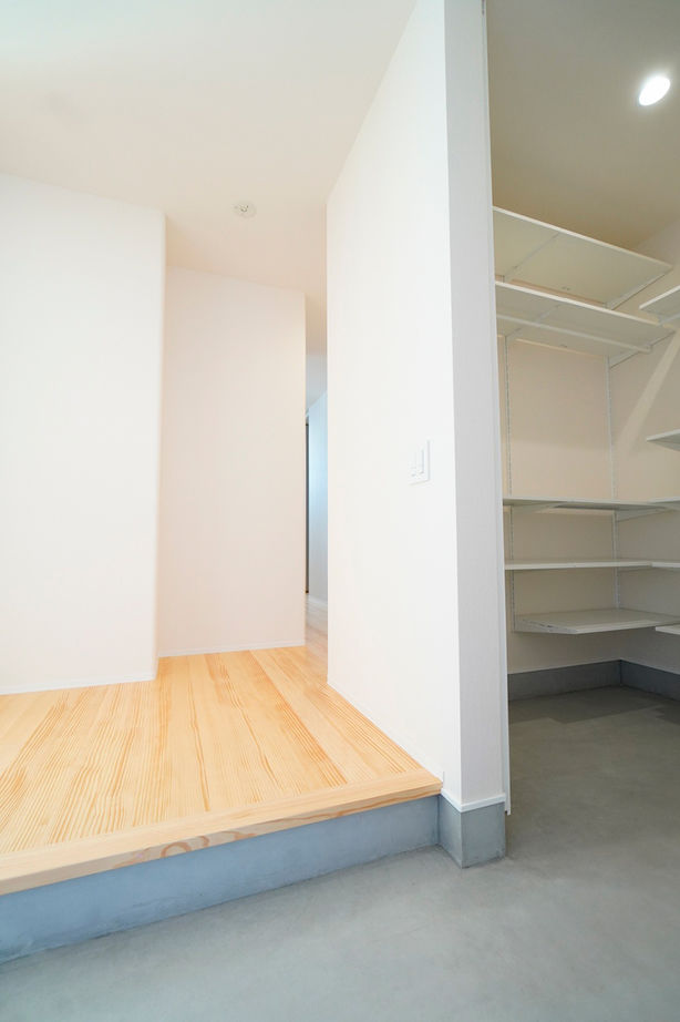 シンプルノート名古屋中区スタジオ／KanZEON 【2000万円台｜間取り図有｜コンパクト】プライベートな中庭を囲むコの字型。平屋のように暮らせる2階建ての建築実例画像7