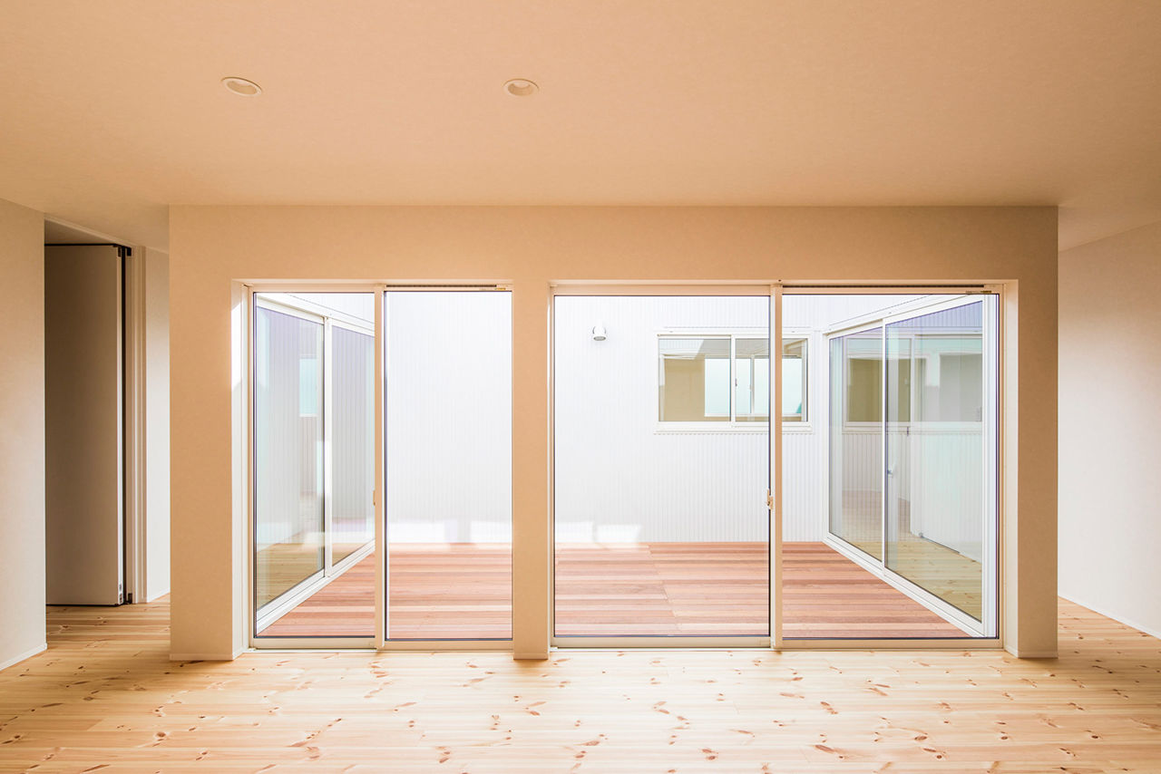 シンプルノート名古屋中区スタジオ／KanZEON 【2000万円台｜平屋｜シンプルデザイン】窓がないのには理由がある。水平ラインが美しいフラットな平屋の建築実例画像3