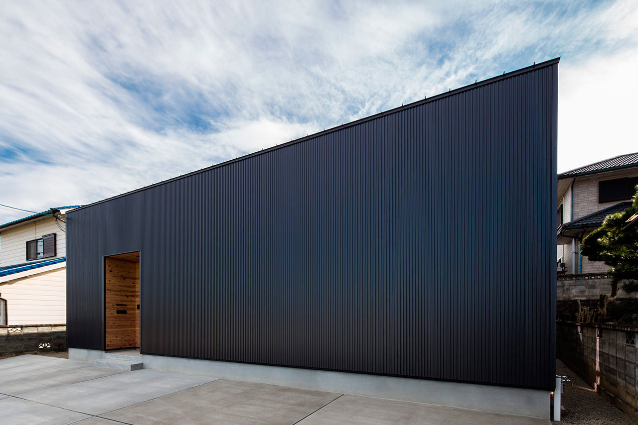 シンプルノート名古屋中区スタジオ／KanZEON 【2000万円台｜平屋｜シンプルデザイン】窓がないのには理由がある。水平ラインが美しいフラットな平屋の建築実例画像4