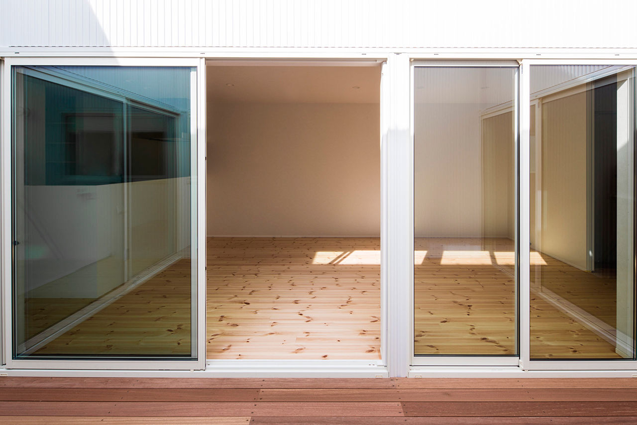 シンプルノート名古屋中区スタジオ／KanZEON 【2000万円台｜平屋｜シンプルデザイン】窓がないのには理由がある。水平ラインが美しいフラットな平屋の建築実例画像8