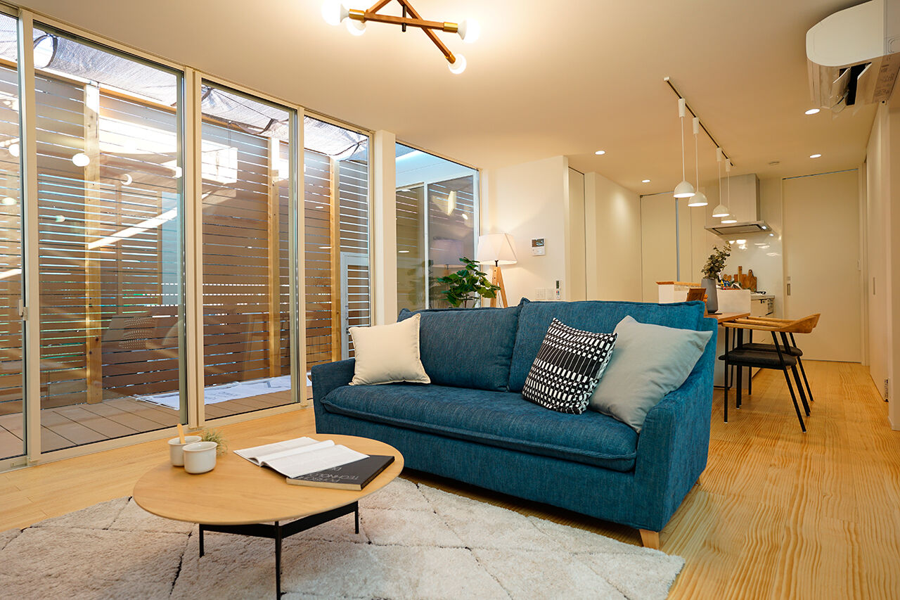 シンプルノート名古屋中区スタジオ／KanZEON 【1000万円台｜間取り図有｜平屋｜20坪台】南北のデッキから光と風が抜ける、コの字型のコンパクトな平屋の建築実例画像2