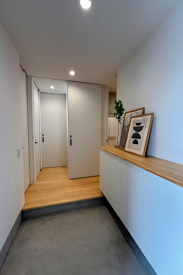 シンプルノート名古屋中区スタジオ／KanZEON 【1000万円台｜間取り図有｜平屋｜20坪台】南北のデッキから光と風が抜ける、コの字型のコンパクトな平屋の建築実例画像5