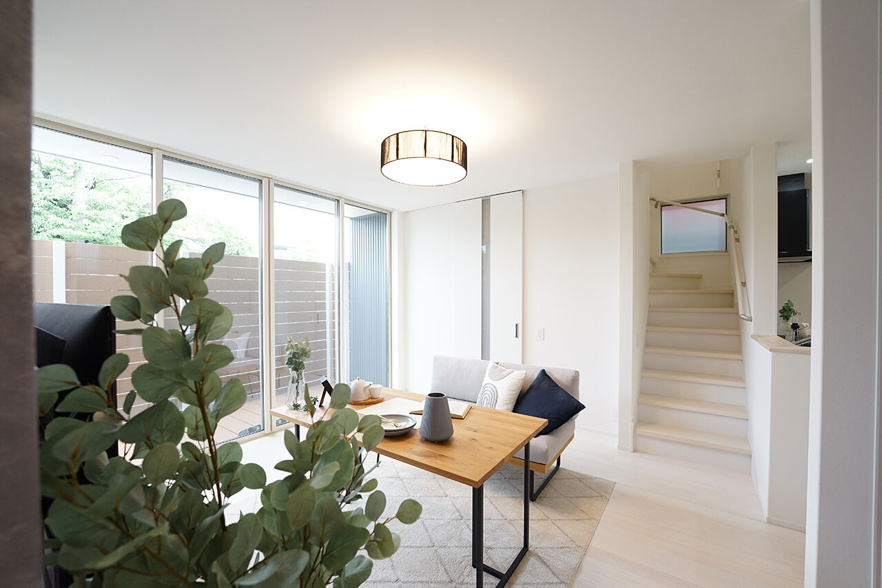 シンプルノート名古屋中区スタジオ／KanZEON 【1000万円台｜間取り図有｜20坪台】シングルマザーが建てた23坪のコンパクトな2階建て。安心の防犯対策もの建築実例画像3