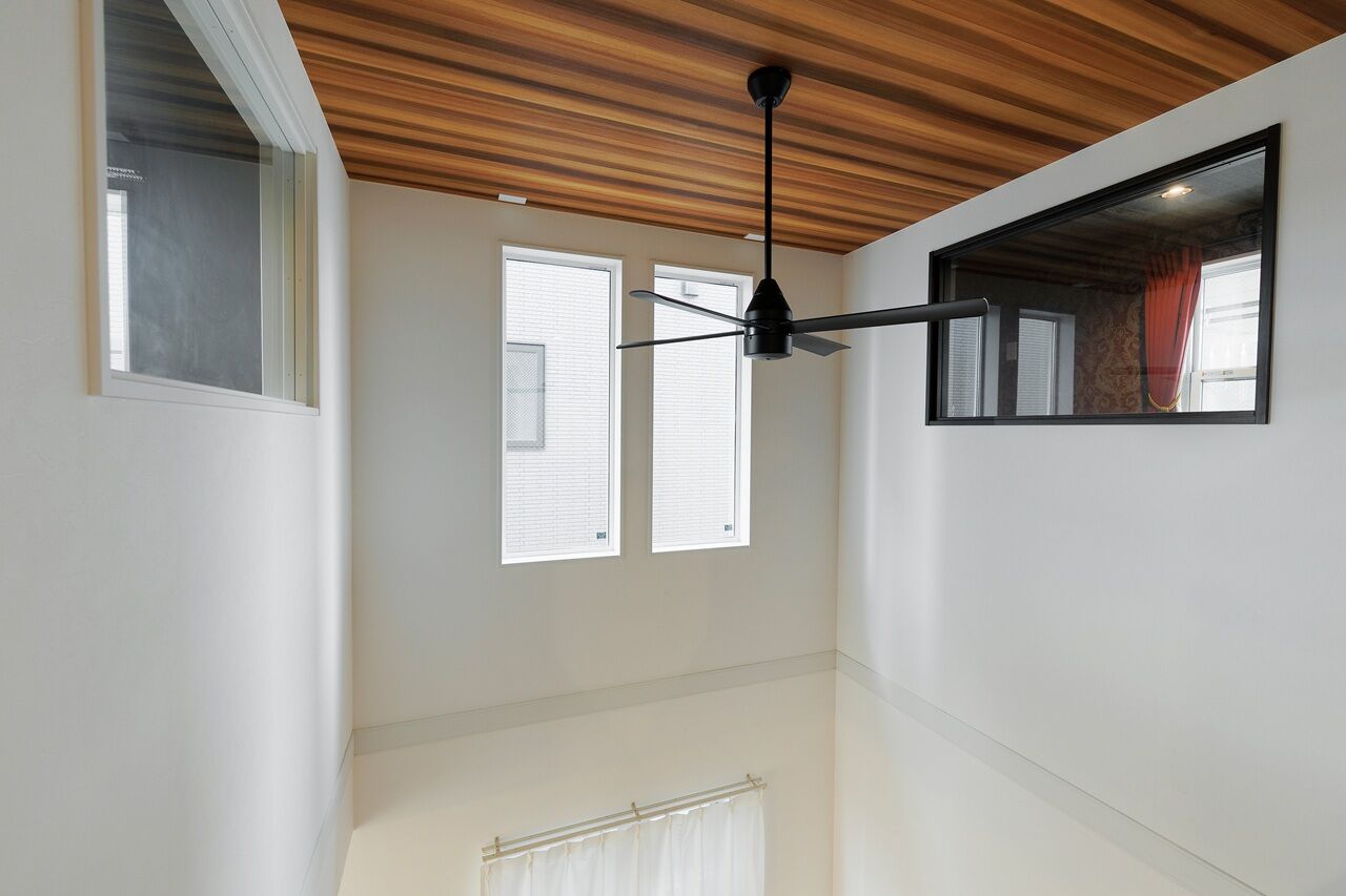 mito HOUSE（美都住販） 【2000万円台|間取り図有|断熱等級6】書斎とリビングを吹抜けが緩やかにつなぐ、開放的なアメリカンハウスの建築実例画像9